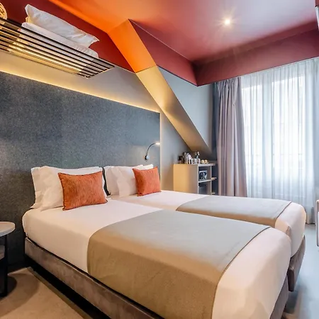 Lx Arch Hotel